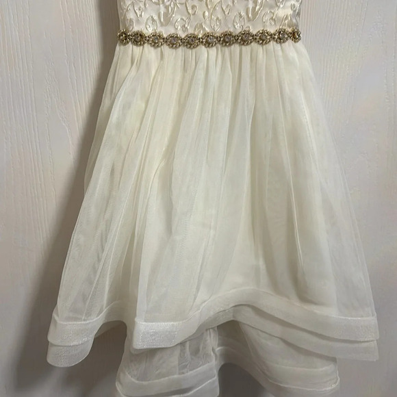Beautiful Little Girls Formal Off White Dress Size 6X Beaded Belt Layered Skirt - Picture 3 of 8